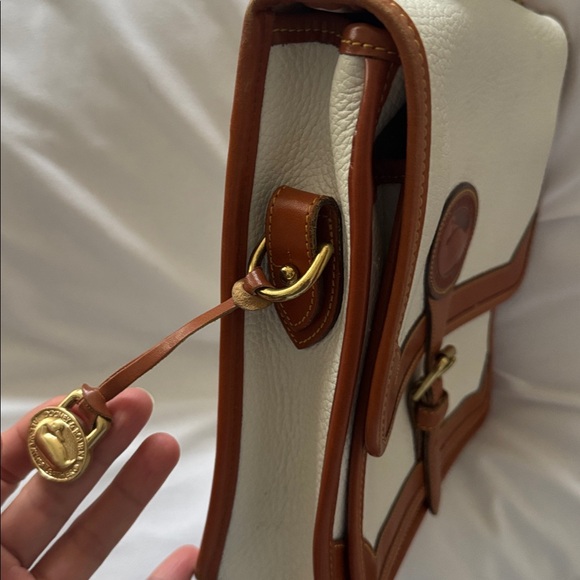 Vintage Dooney & Bourke White and Brown Courier Bag - Picture 3 of 11